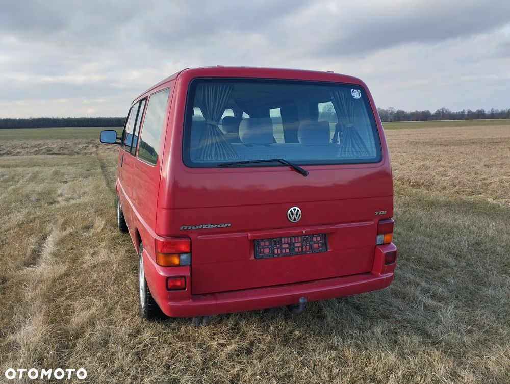 Volkswagen Multivan - 19