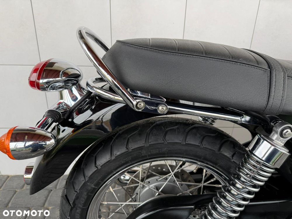 Triumph Bonneville - 17