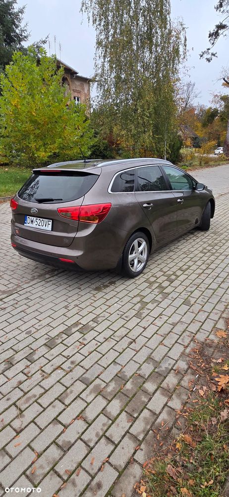Kia Ceed - 8
