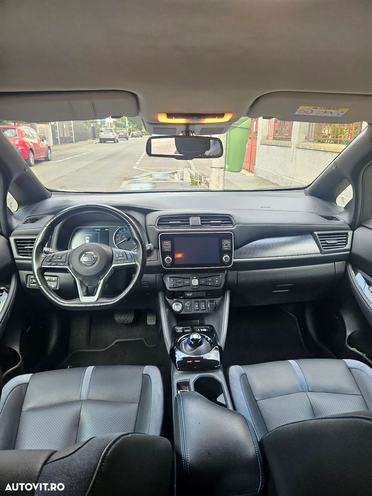 Nissan LEAF Tekna - 10