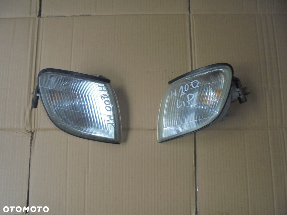 KIERUNKOWSKAZ PRAWY LEWY HYUNDA H200 - 1