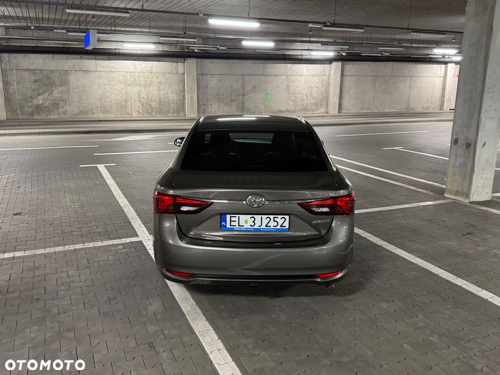 Toyota Avensis 2.0 D-4D Prestige - 11