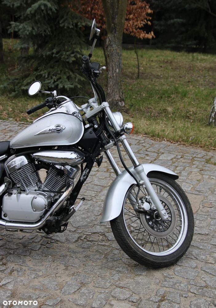 Suzuki Intruder - 2
