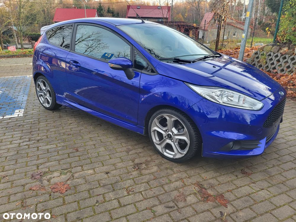 Ford Fiesta 1.6 EcoBoost ST - 5