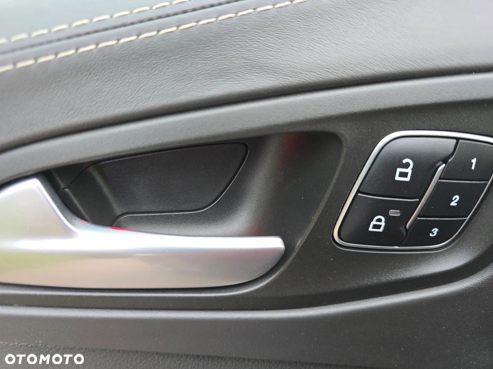 Ford Kuga 2.0 TDCi 4x4 Vignale - 11