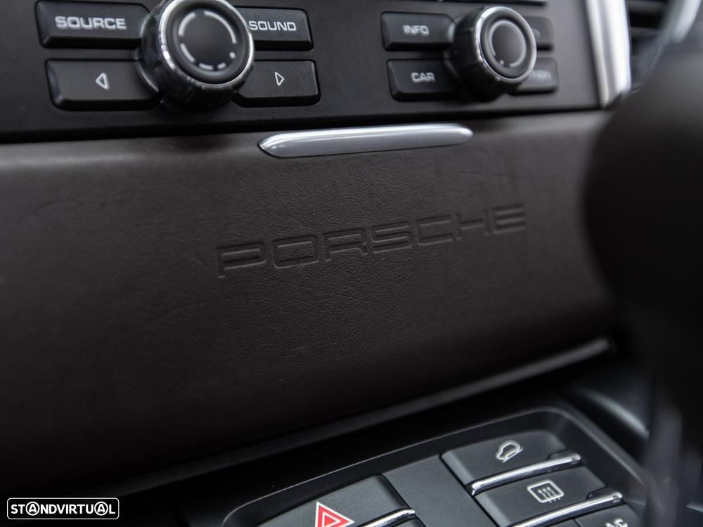 Porsche Macan S - 26