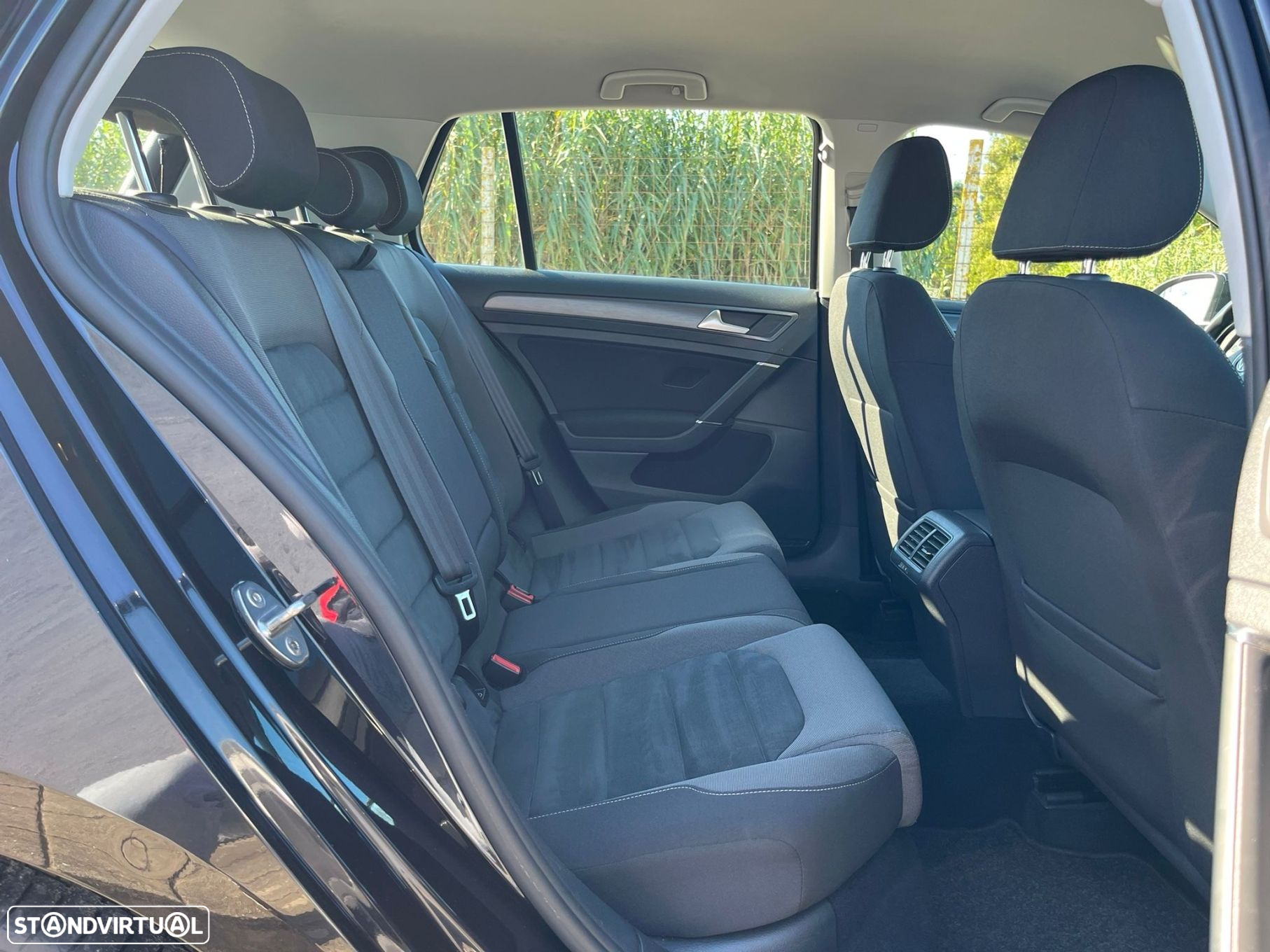 VW Golf 1.6 TDI R-Line DSG - 18