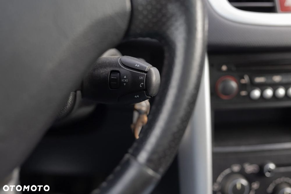 Peugeot 207 1.4 - 36