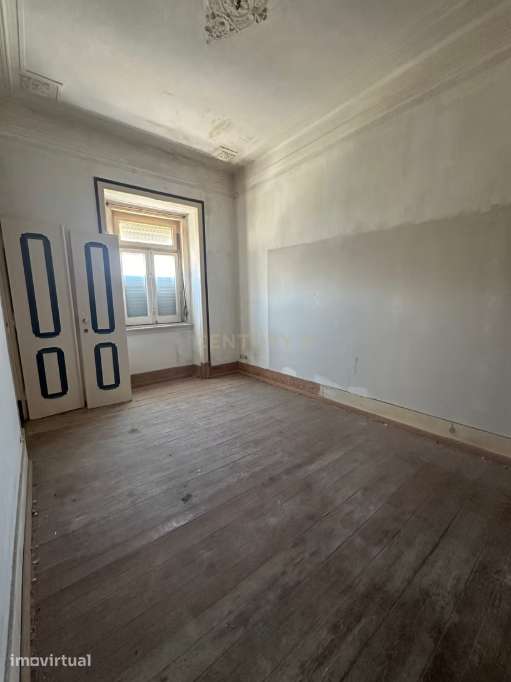 GRANDE OPORTUNIDADE PRÉDIO EM BOM ESTADO DE CONSERVAÇÃO PARA RECUPERAR - Grande imagem: 4/11