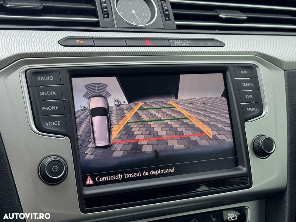 Volkswagen Passat - 12