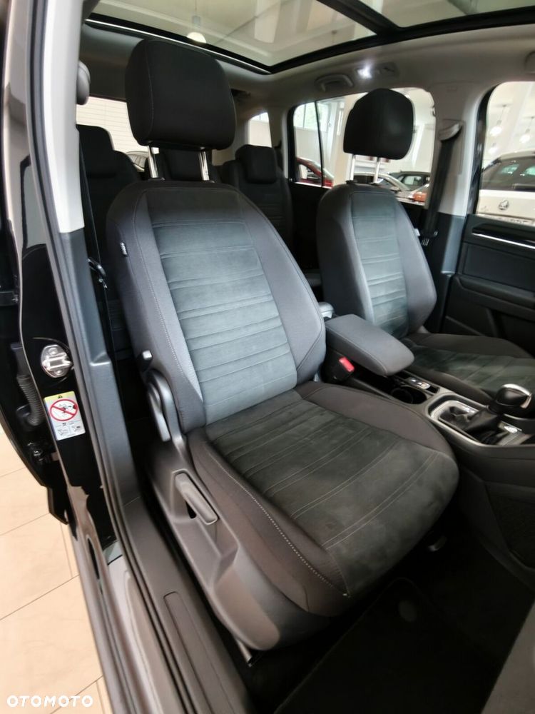 Volkswagen Touran - 24