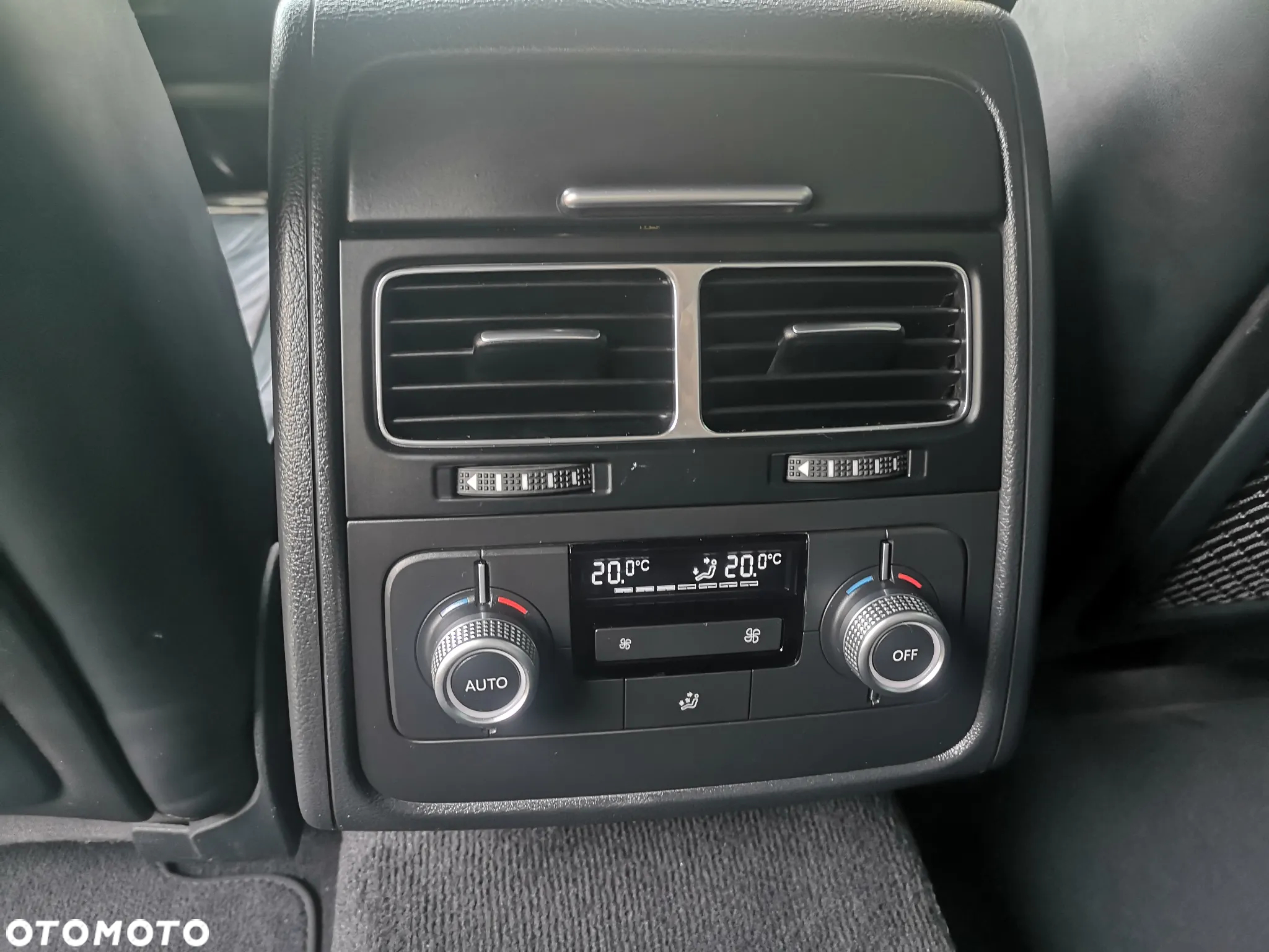 Volkswagen Touareg 3.0 V6 TDI BMT Perfectline R-Style - 24
