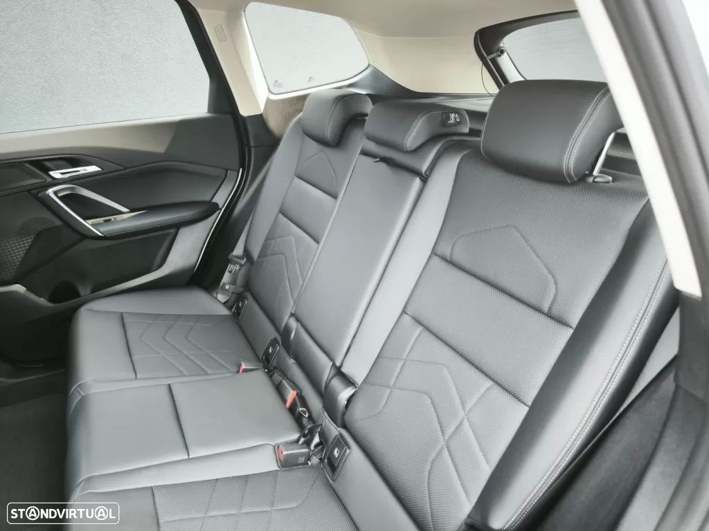 BMW iX1 eDrive20 - 31