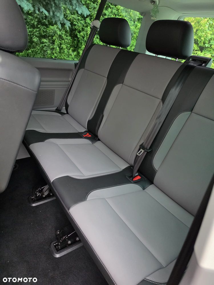 Volkswagen Caravelle - 15