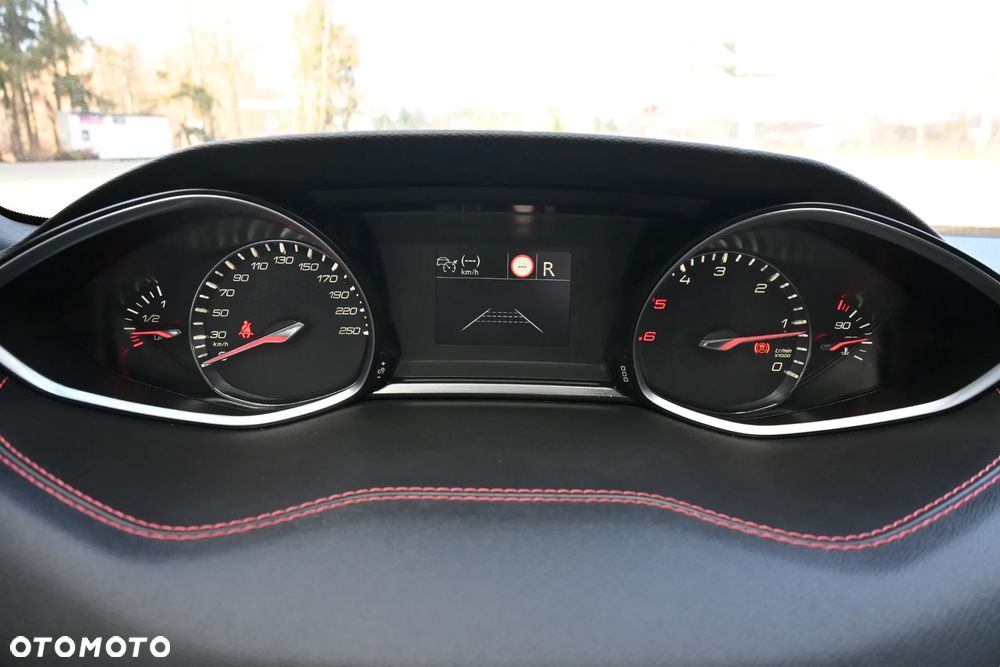 Peugeot 308 - 40