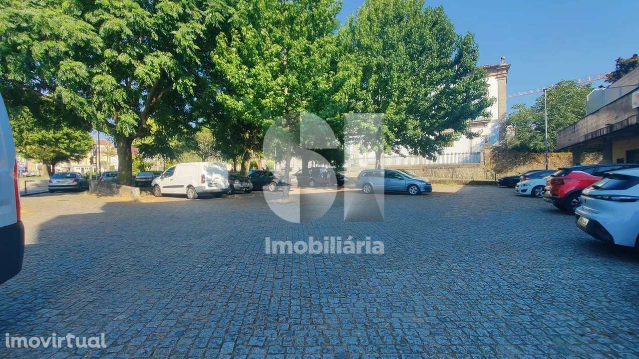 Escritório no Centro Histórico de Braga com parque privativo! - Grande imagem: 2/12