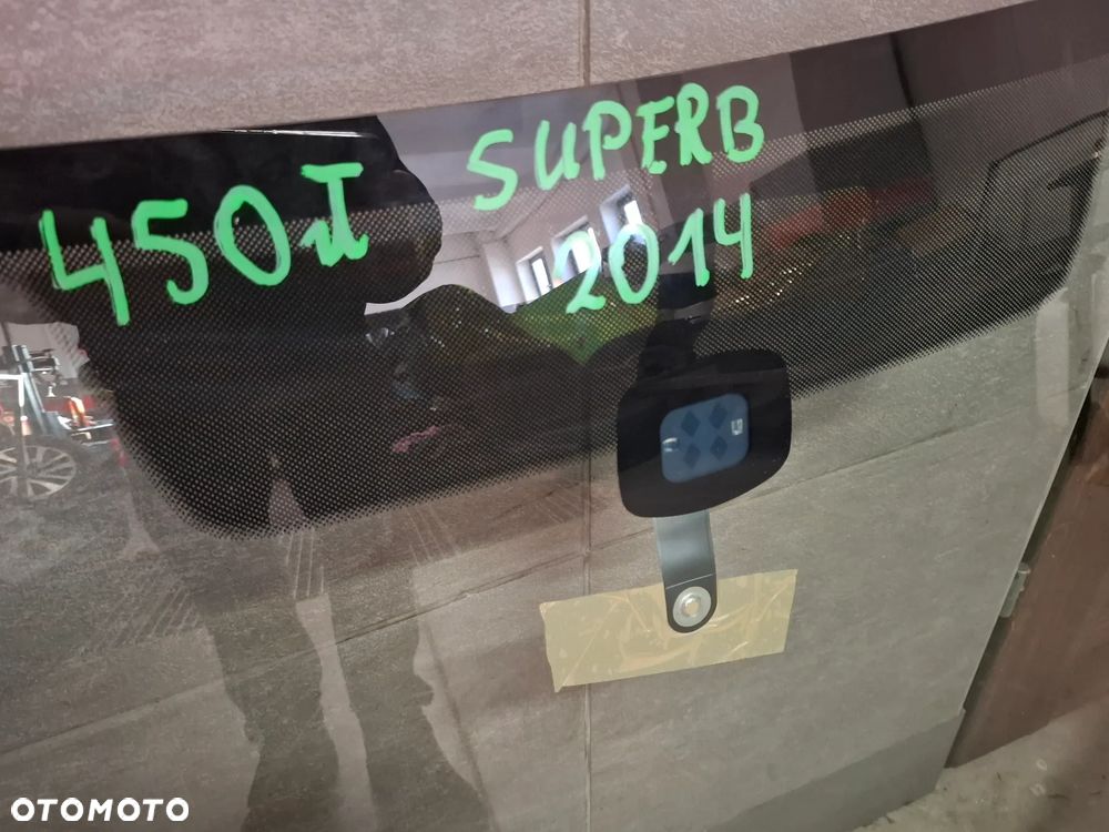 Szyba czołowa Skoda SuperB II rok 2014 lift podgrzewana sensor nr 3T0845011L - 3