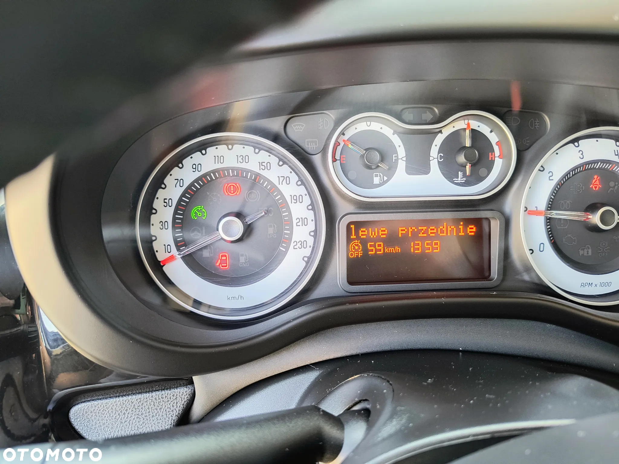 Fiat 500L 1.4 T-Jet 16V Beats Edition - 11
