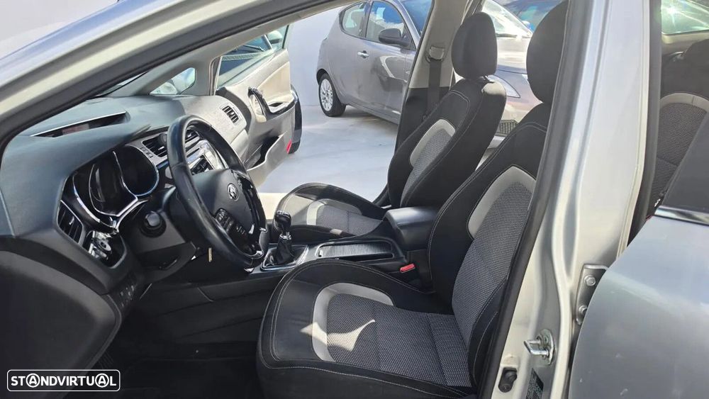Kia Ceed SW 1.6 CRDi Prime - 12