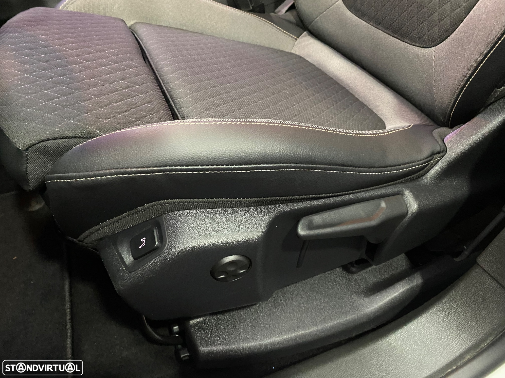 Opel Grandland X 1.5 CDTI Innovation AT - 26