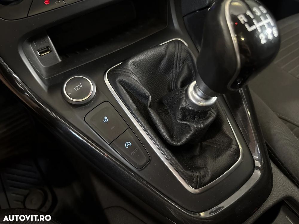 Ford Focus - 18