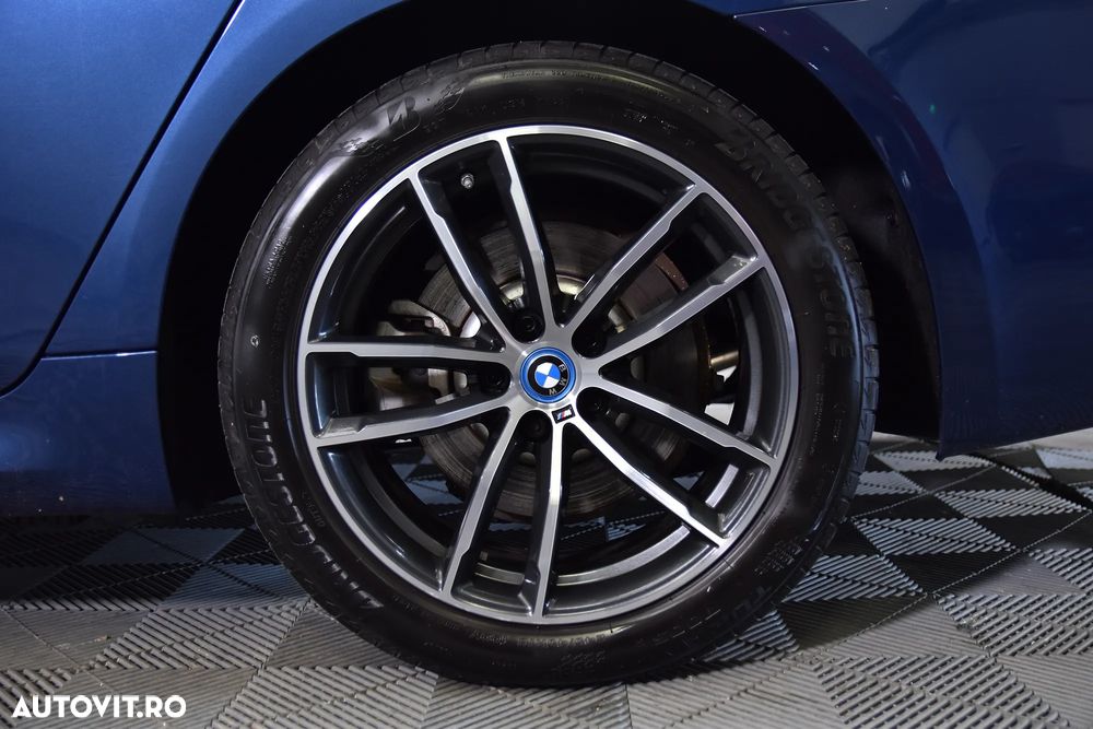 BMW Seria 5 530e xDrive Aut. - 13