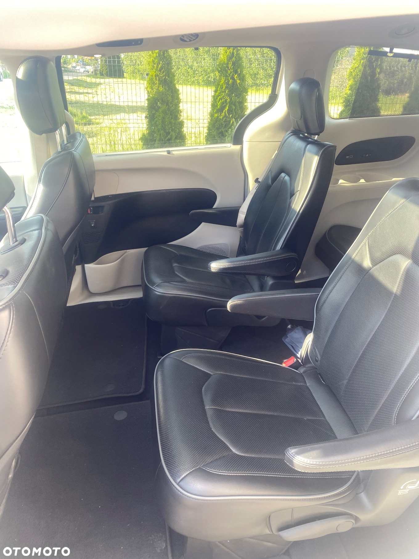 Chrysler Pacifica - 7