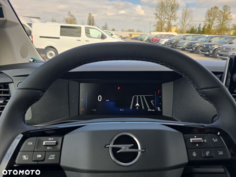 Opel Vivaro 2.2 CDTI XL 3,1t (brygadówka) - 16