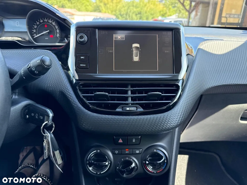 Peugeot 2008 1.2 Pure Tech Style - 24