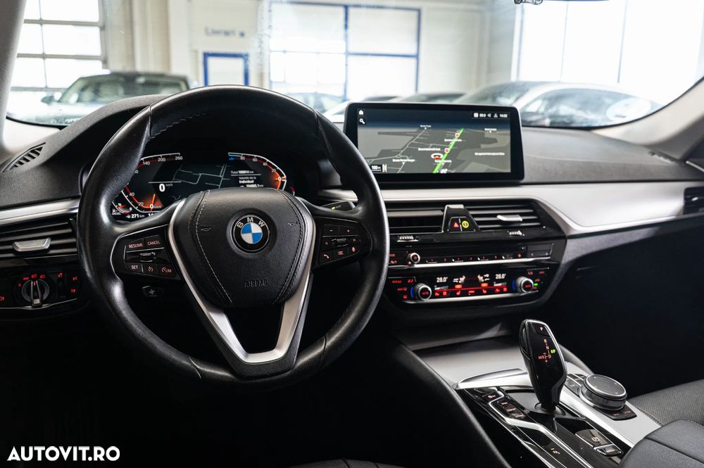 BMW Seria 5 520d Aut. Luxury Line - 29