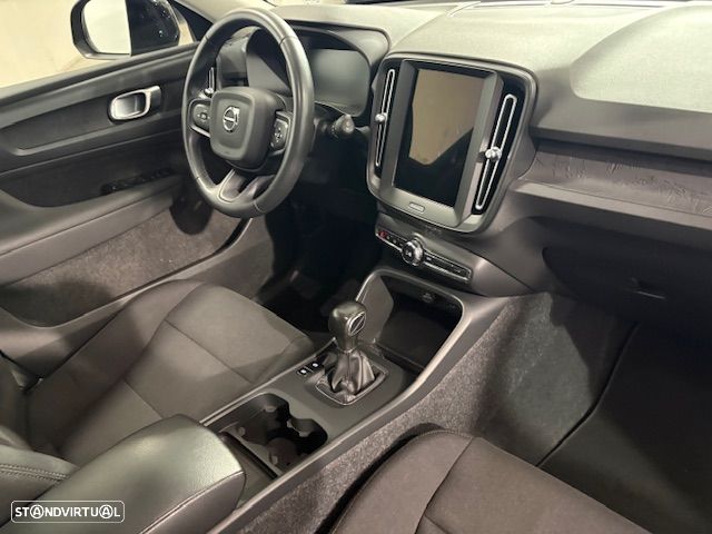 Volvo XC 40 1.5 T2 Plus Dark - 32