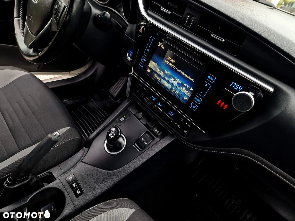 Toyota Auris Hybrid 135 Premium - 18