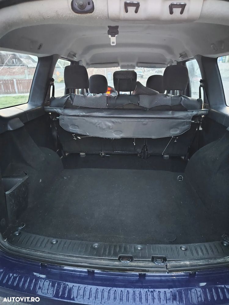 Dacia Logan 1.6 16V Preference - 8