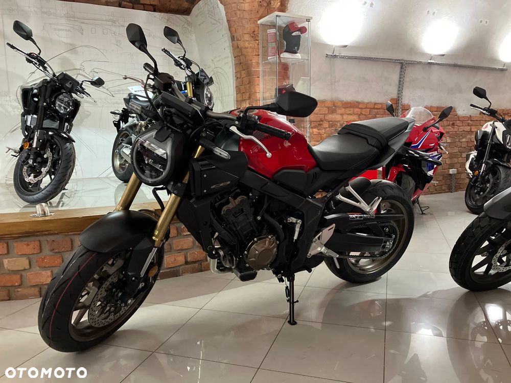 Honda CB - 1