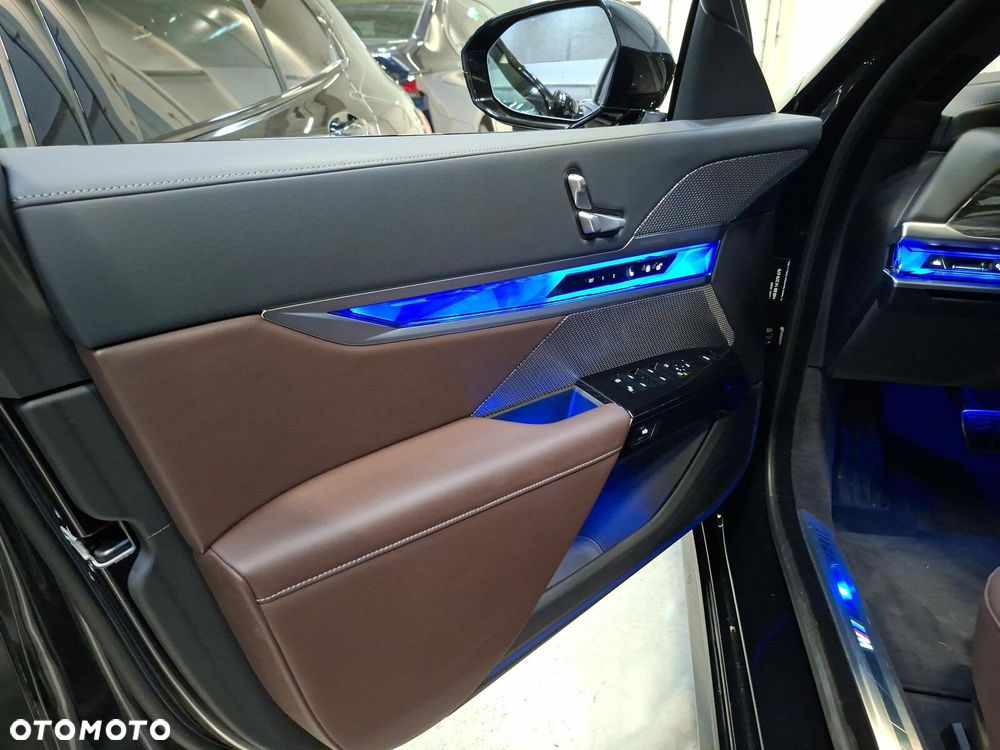 BMW Seria 7 - 12
