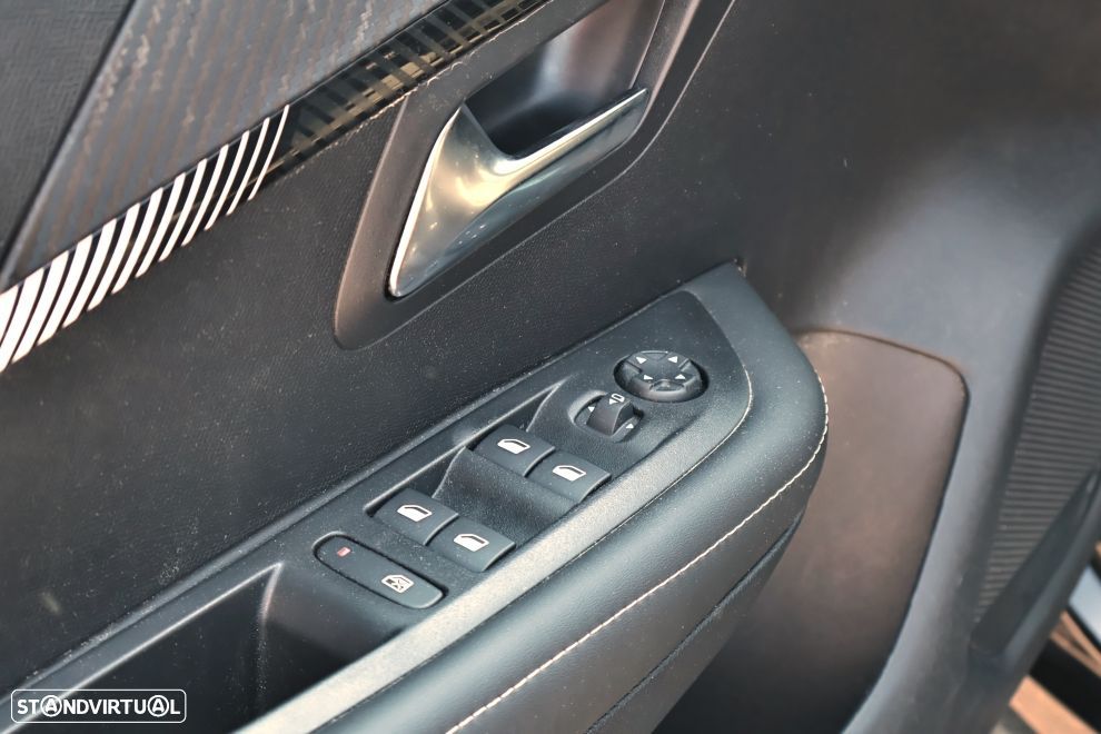 Peugeot 208 1.2 PureTech Allure - 15