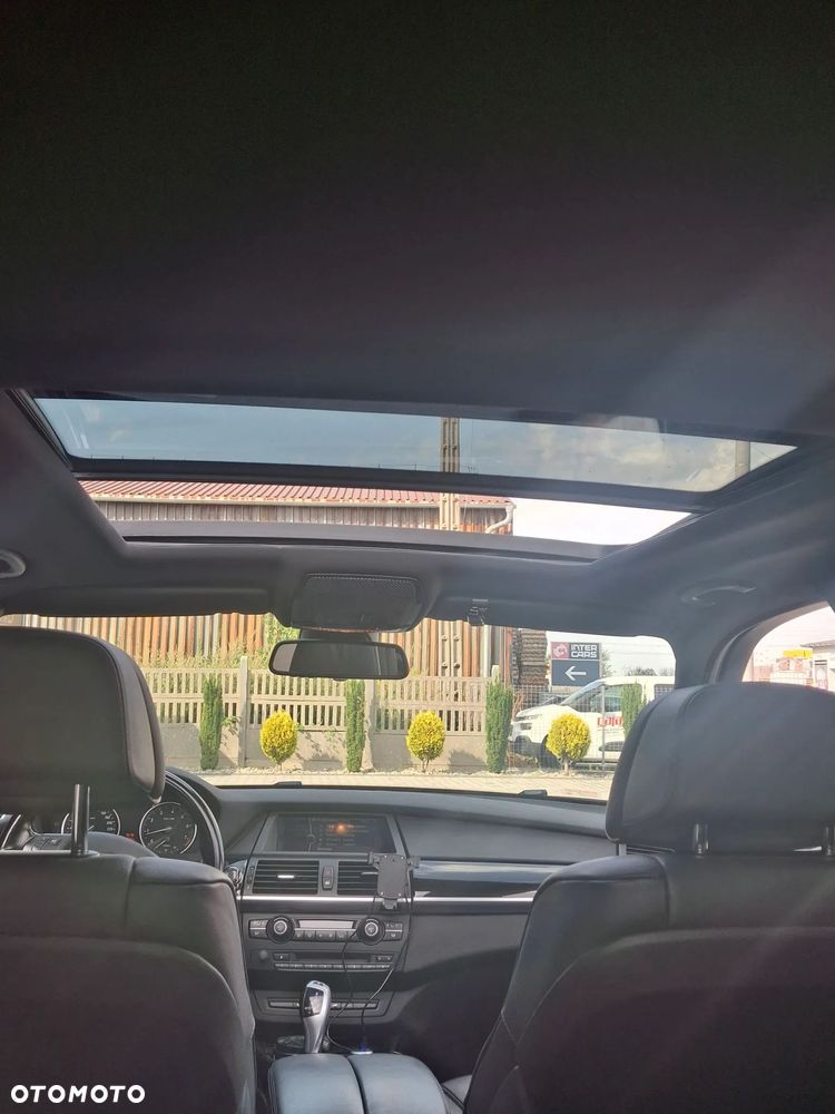 BMW X5 5.0i xDrive - 17