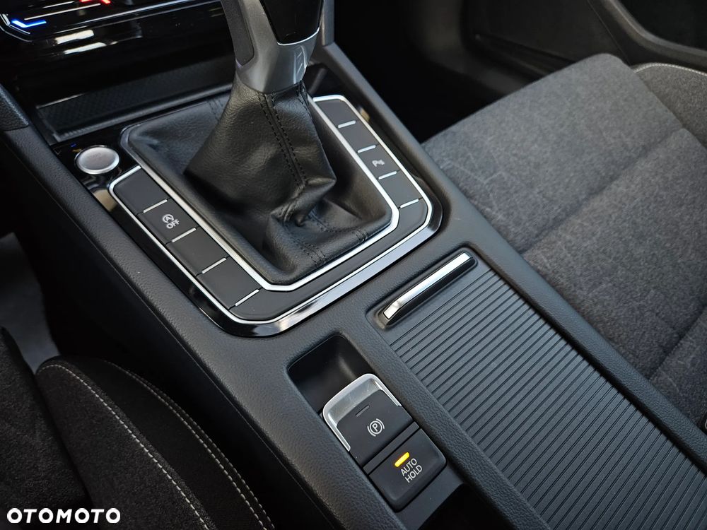 Volkswagen Passat 2.0 TDI EVO Business - 16