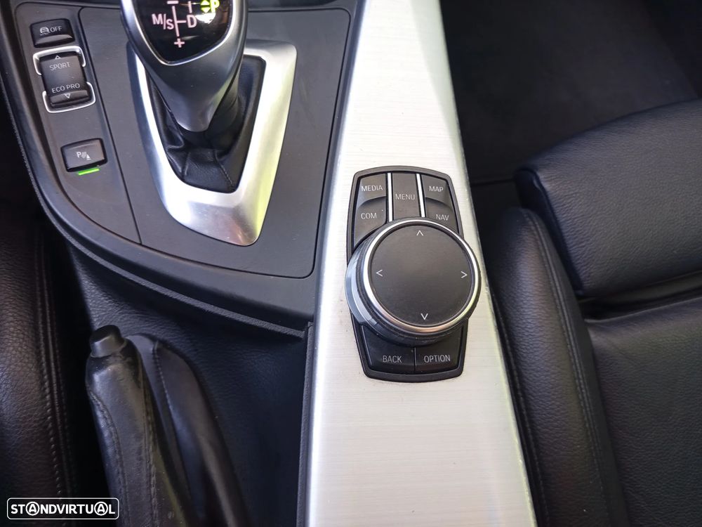 BMW 320 d Aut. M Sport - 22