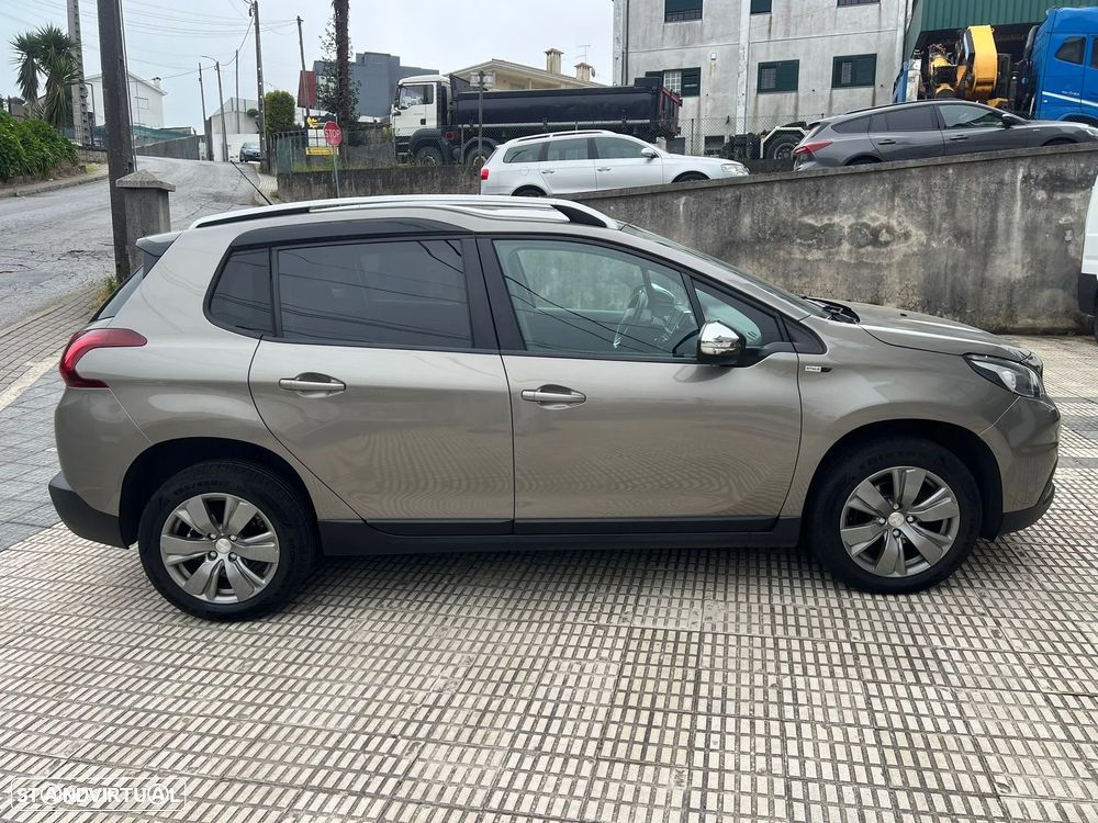 Peugeot 2008 1.2 PureTech Style - 7