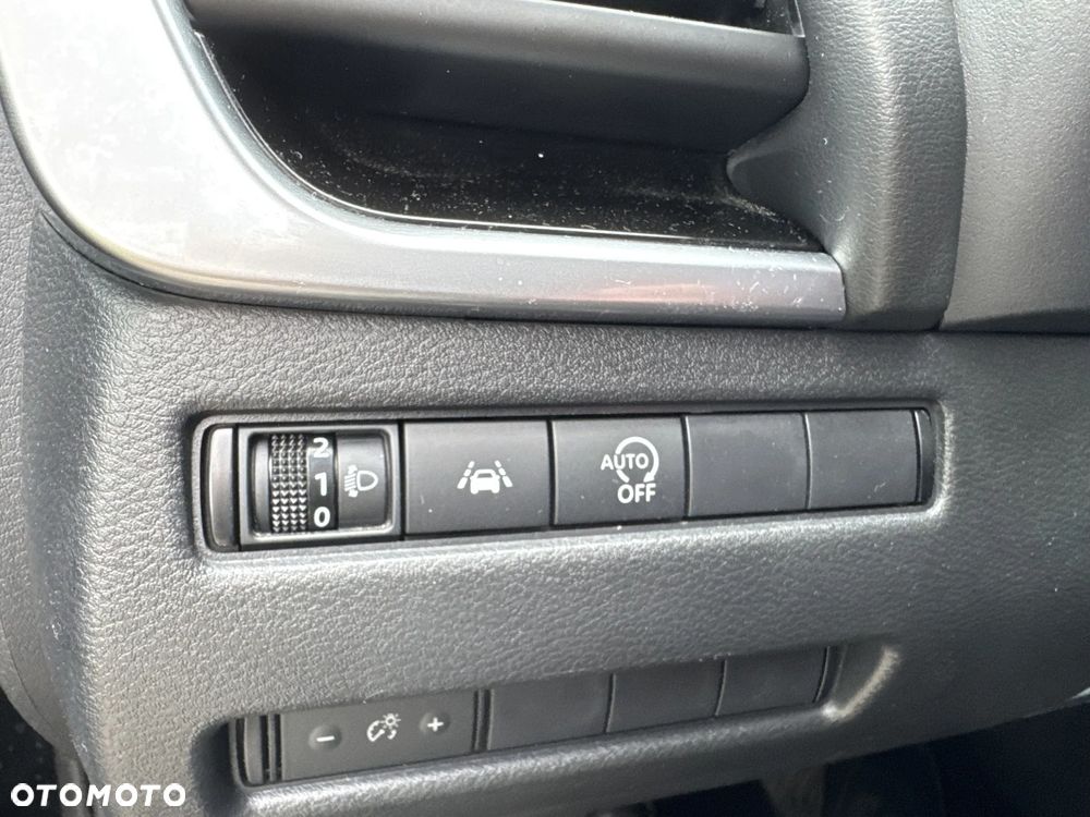 Nissan Qashqai 1.3 DIG-T MHEV N-Connecta - 24