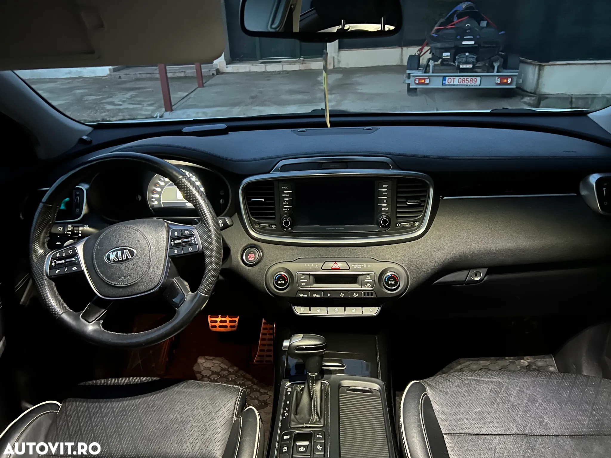 Kia Sorento 2.2 DSL 8AT 4x4 Cosmo - 9