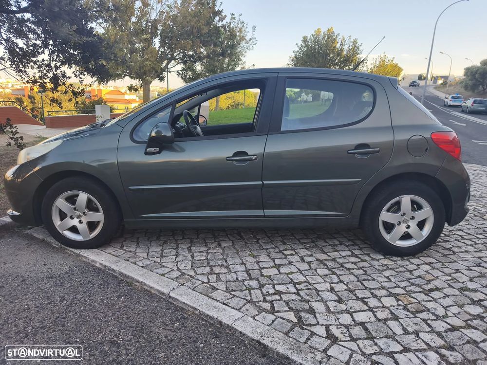 Peugeot 207 1.4 16V Open - 1