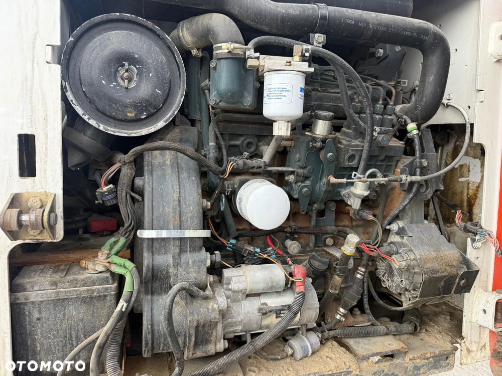 Bobcat S300 / 3801 kg / 2008r / - 16