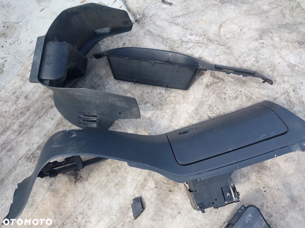 Kokpit osłona nagrzewnicy dolna Fiat Scudo I Peugeot Expert 1 Citroen Jumpy Schowek półka osłona zegarów zegary prędkościomierz 1.9 TD - 5