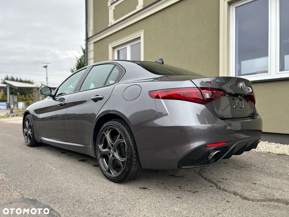 Alfa Romeo Giulia 2.0 Turbo TI Q4 - 4