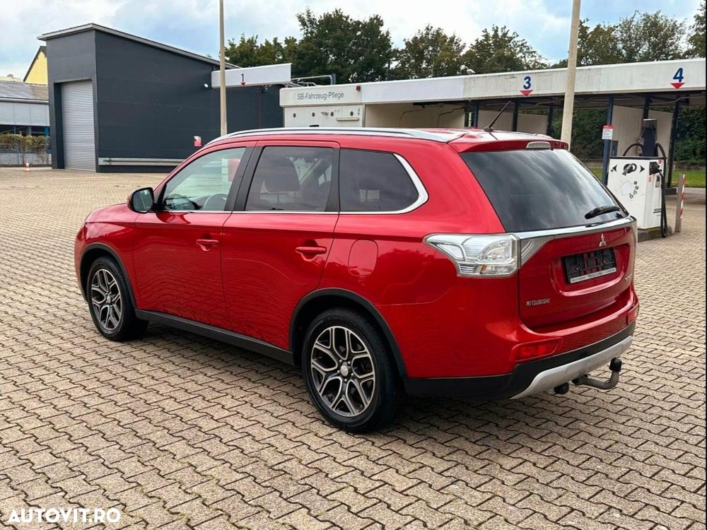 Mitsubishi Outlander 2.2 DI-D 4WD Automatik Instyle - 4