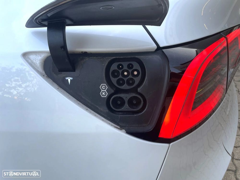 Tesla Model Y RWD - 18