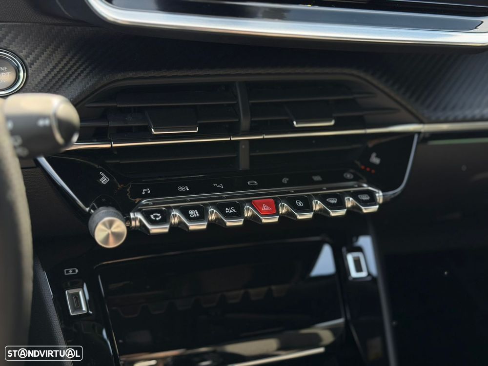 Peugeot e-2008 50 kWh GT - 58