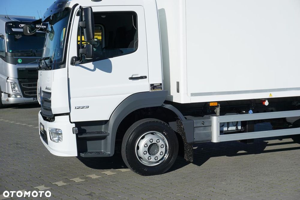 Mercedes-Benz ATEGO / 1223 / ACC / EURO 6 / CHŁODNIA + WINDA / MULTITEMPERATURA - 32